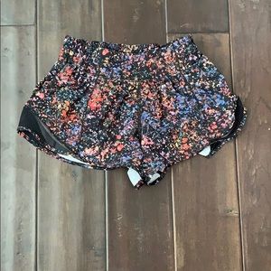 Lululemon hotty hot  shorts -size 2 - 2.5 inseam